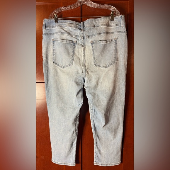 Wallflower Women's Light Blue Straight Leg Crop Jeans - Picture 5 of 6